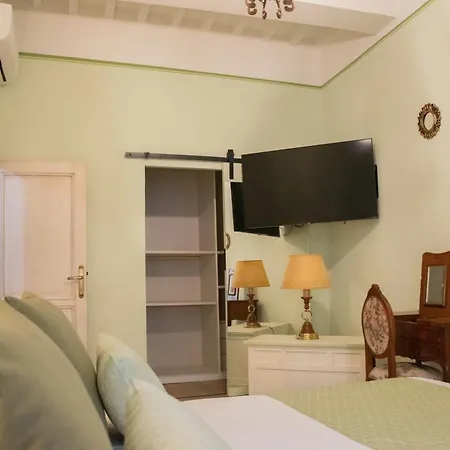 La Casa Sui Tetti Apartment *