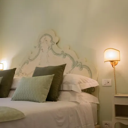 La Casa Sui Tetti Apartment *