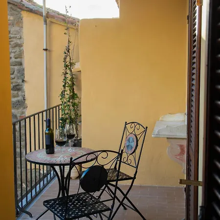 La Casa Sui Tetti דירה קורטונה