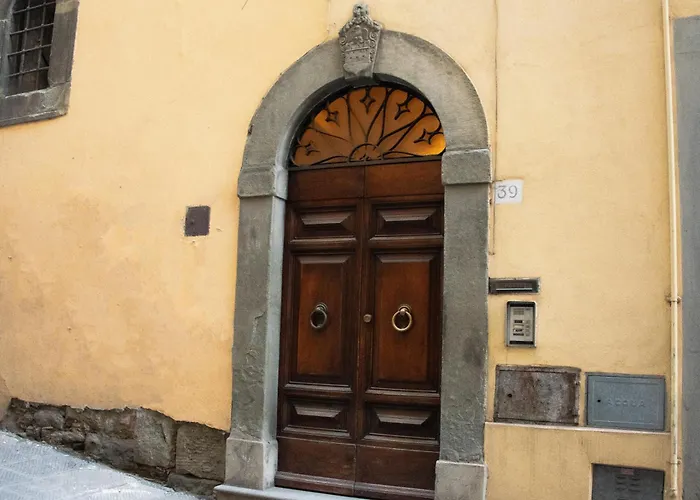 La Casa Sui Tetti * コルトーナ